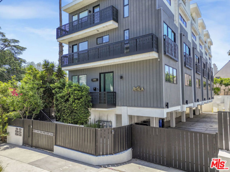 Residential Home in Hollywood