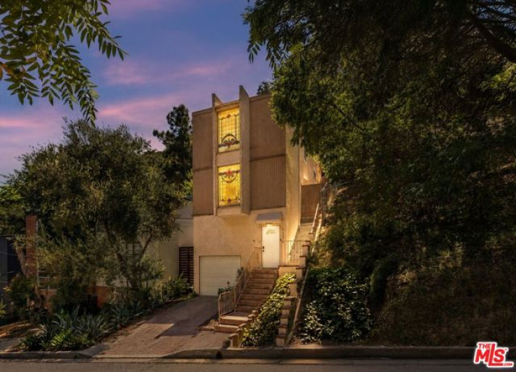 2 Bed Home for Sale in Los Angeles, California