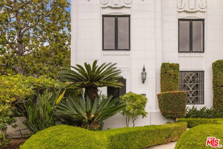 Residential Home in Hancock Park-Wilshire