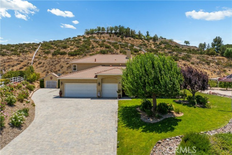 4 Bed Home for Sale in Acton, California