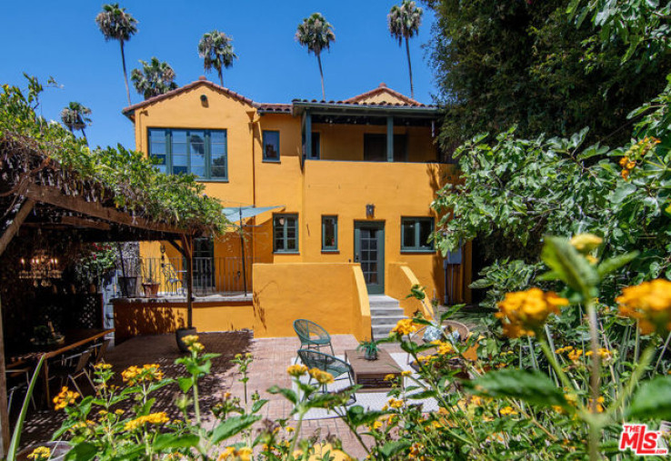 Residential Home in Mid-Wilshire