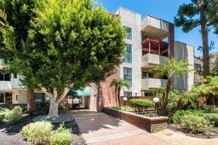 1 Bed Home for Sale in Sherman Oaks, California