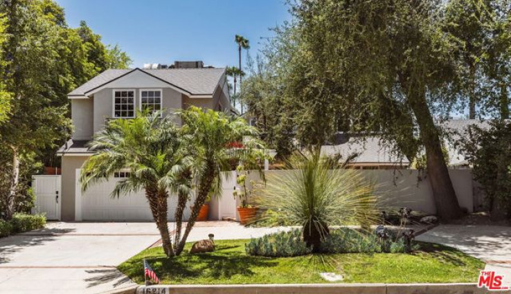 Residential Home in Encino