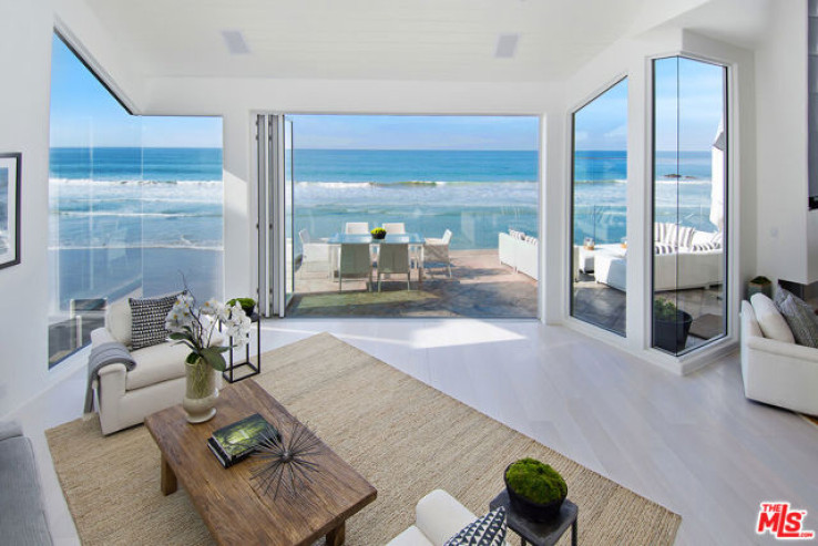 Residential Home in Malibu Beach