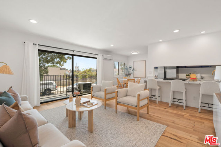 1 Bed Home for Sale in Los Angeles, California