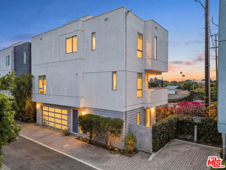 Residential Home in Culver City