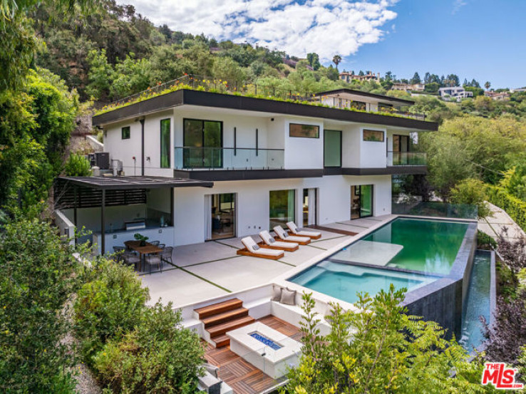 5 Bed Home for Sale in Los Angeles, California