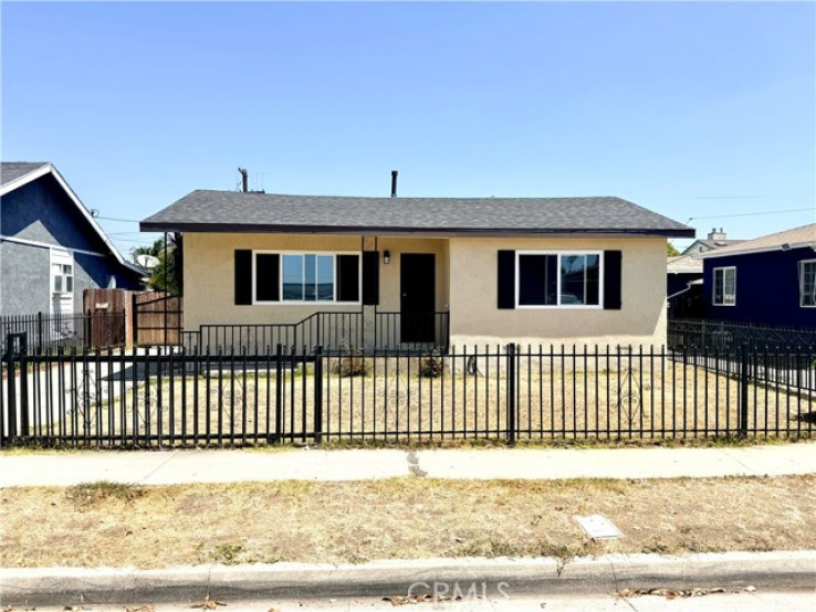 3 Bed Home for Sale in Hawthorne, California