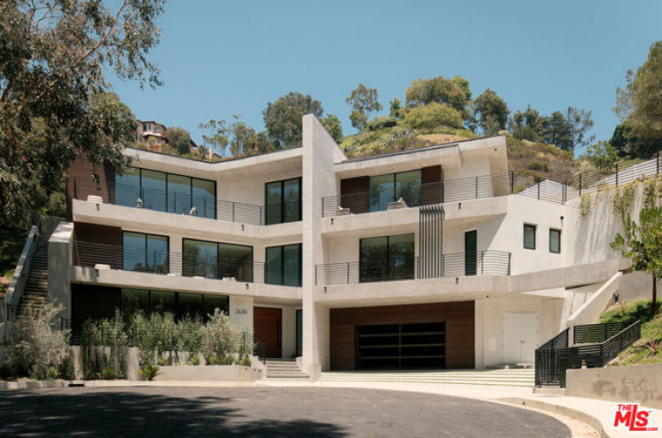 Residential Home in Sunset Strip - Hollywood Hills West