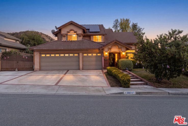 Residential Home in Bouquet Canyon