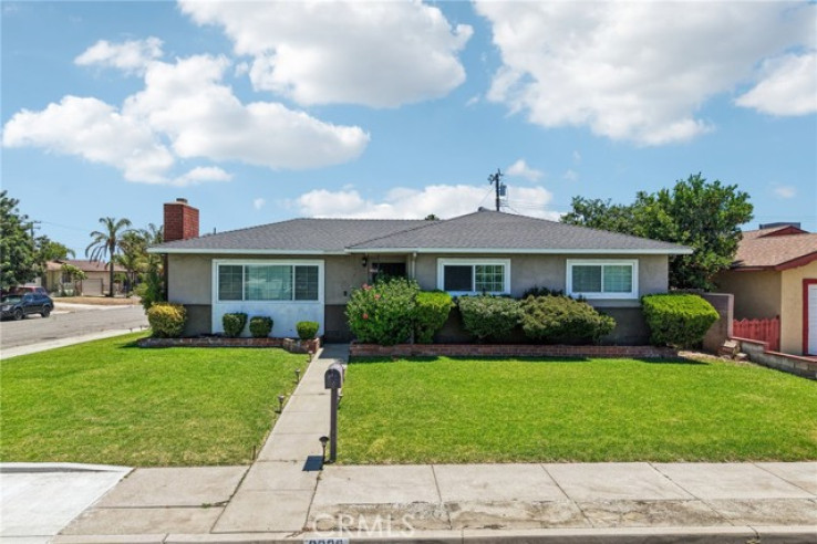 3 Bed Home for Sale in Bloomington, California