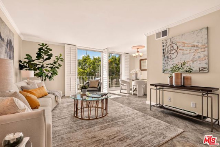 1 Bed Home for Sale in Los Angeles, California