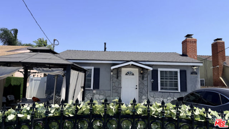 6 Bed Home for Sale in Los Angeles, California