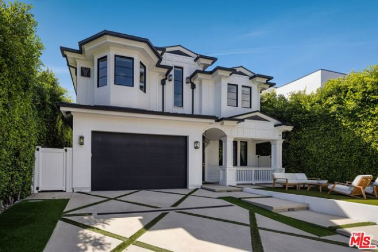 Residential Home in West Hollywood Vicinity