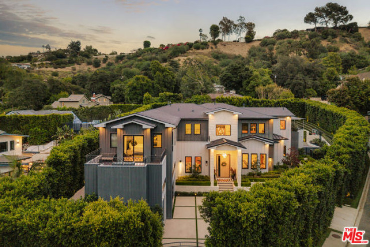 7 Bed Home for Sale in Sherman Oaks, California