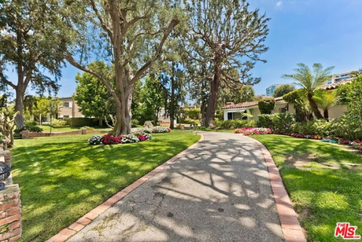 Residential Home in Westwood - Century City