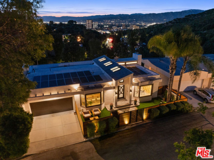 4 Bed Home for Sale in Los Angeles, California
