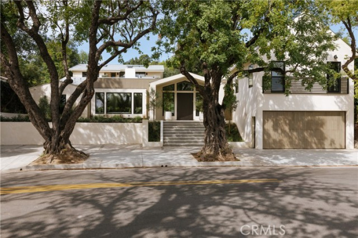 5 Bed Home for Sale in Studio City, California