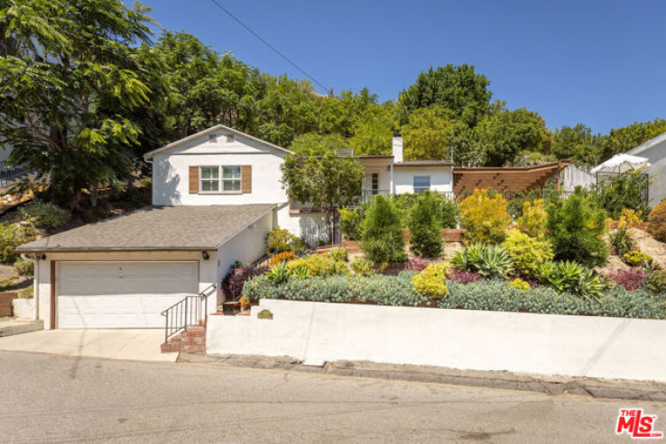 2 Bed Home for Sale in Sherman Oaks, California