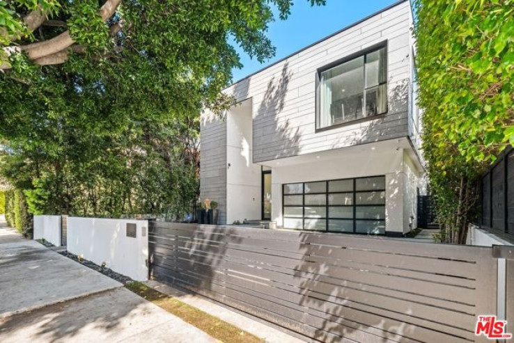 5 Bed Home for Sale in Los Angeles, California
