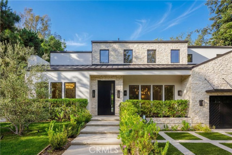 6 Bed Home for Sale in Encino, California