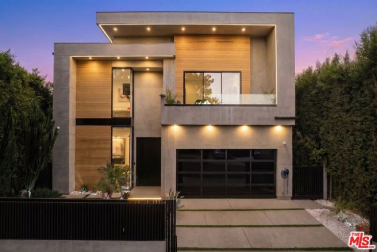 5 Bed Home for Sale in Los Angeles, California