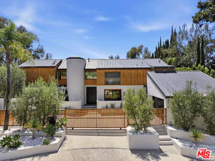 4 Bed Home for Sale in Los Angeles, California