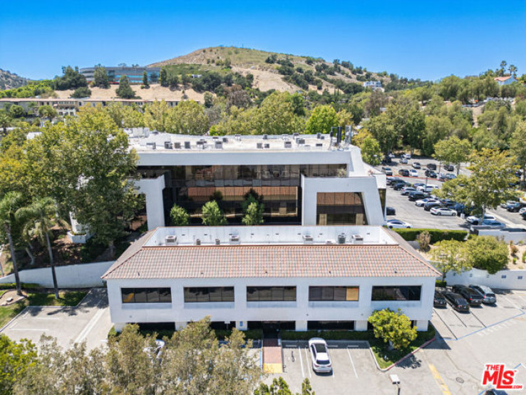 Commercial Lease in Agoura