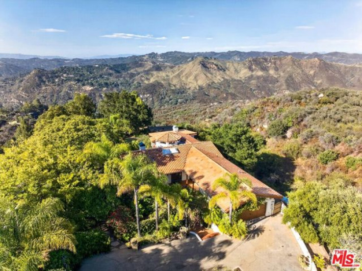7 Bed Home for Sale in Topanga, California