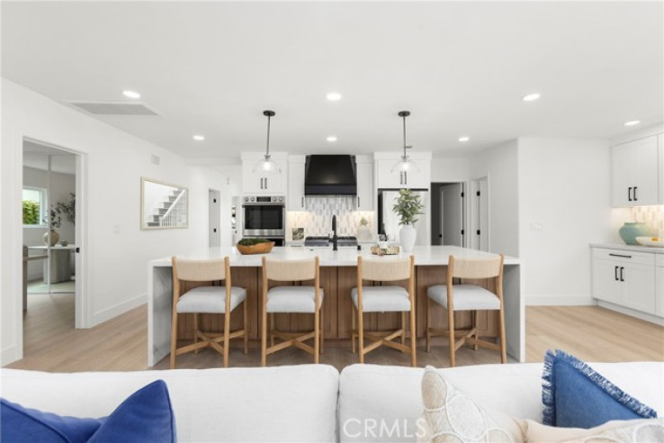 5 Bed Home for Sale in Costa Mesa, California