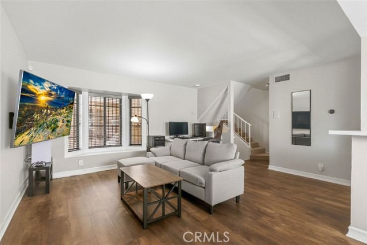 2 Bed Home for Sale in Van Nuys, California
