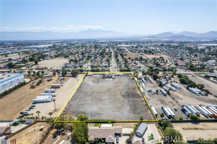  Commercial for Sale in Bloomington, California