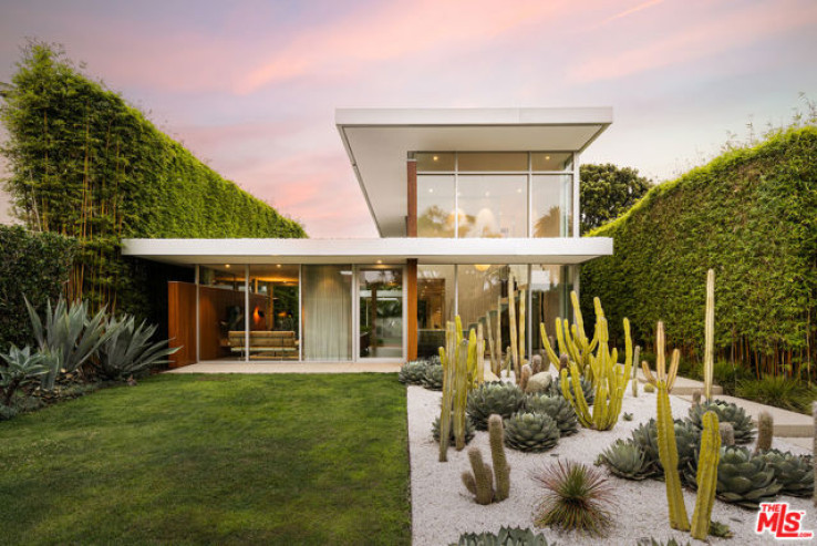 4 Bed Home for Sale in Santa Monica, California