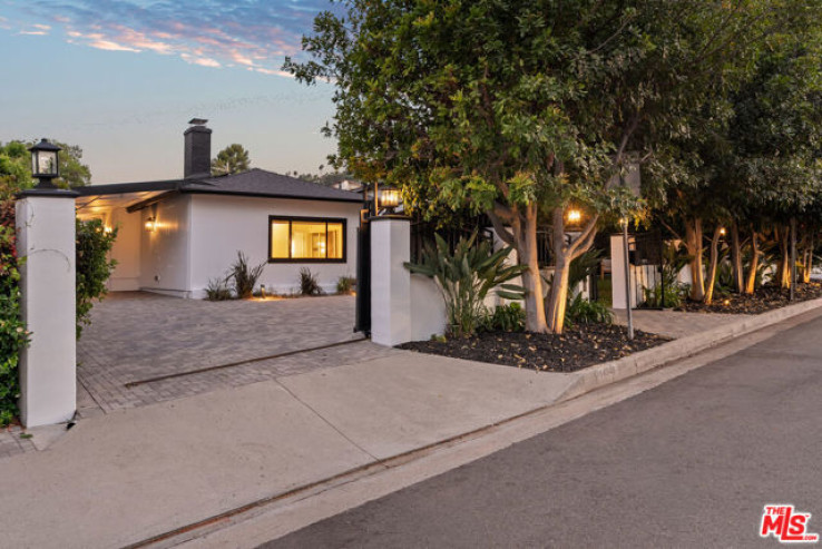4 Bed Home for Sale in Sherman Oaks, California