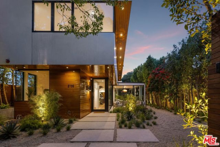5 Bed Home for Sale in Venice, California