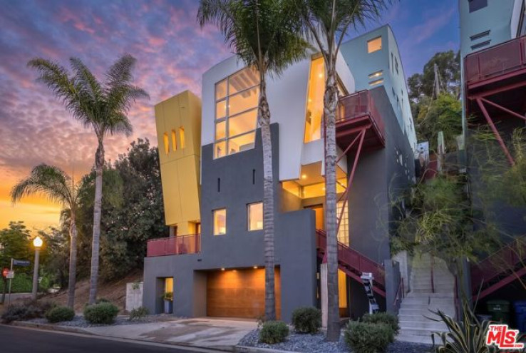 4 Bed Home for Sale in Studio City, California