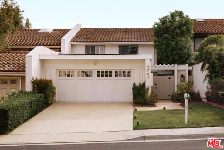 Residential Home in Bel Air - Holmby Hills