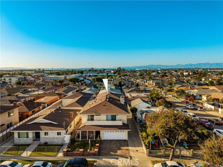 8 Bed Home for Sale in Hawthorne, California