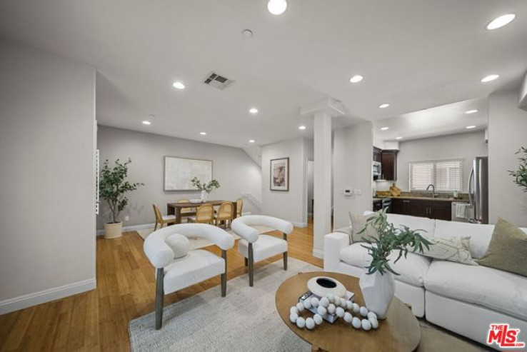 2 Bed Home for Sale in North Hollywood, California