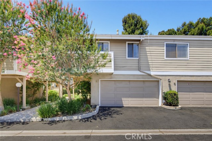 2 Bed Home for Sale in Granada Hills, California