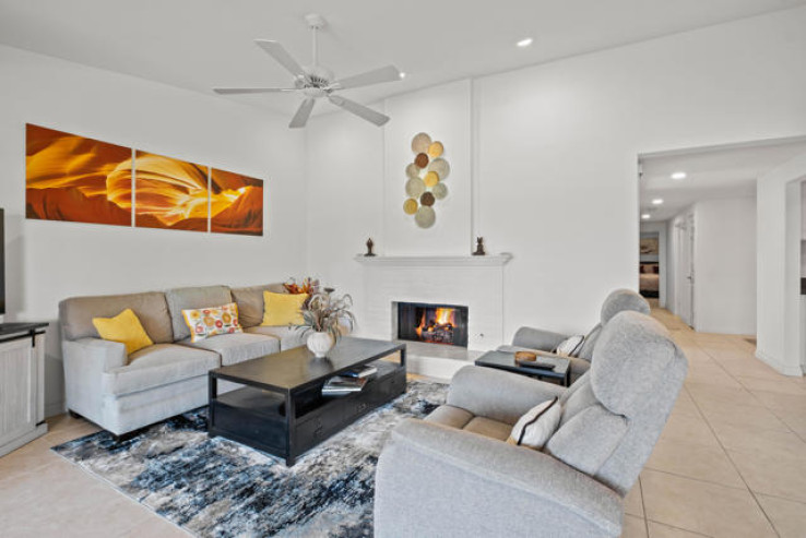 Residential Home in North Palm Desert