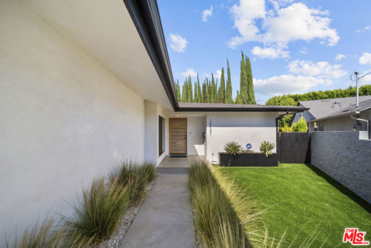 4 Bed Home for Sale in Encino, California