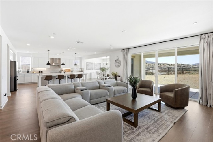 7 Bed Home for Sale in Palmdale, California