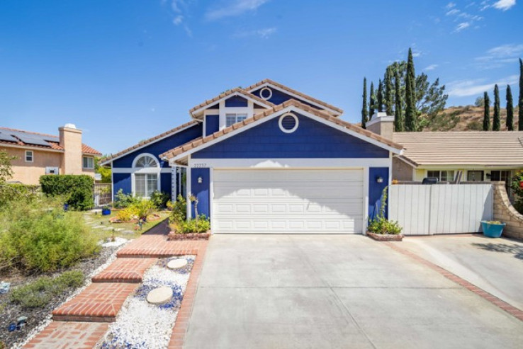 4 Bed Home for Sale in Saugus, California