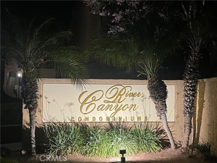 Residential Home in Canyon Country 1