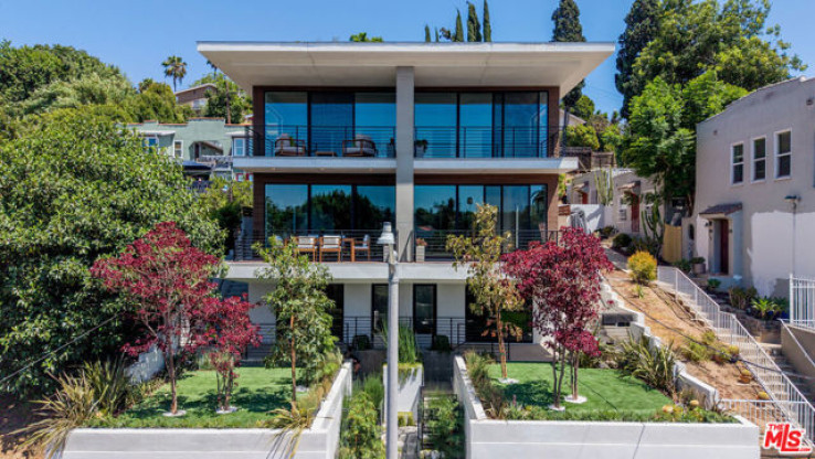 4 Bed Home for Sale in Los Angeles, California
