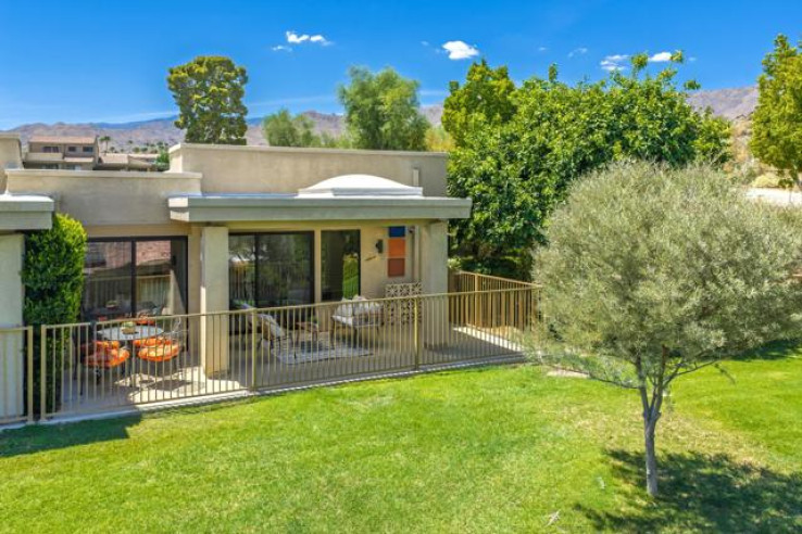 Residential Home in South Palm Desert