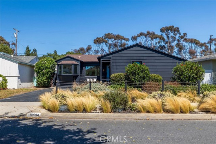 4 Bed Home for Sale in Hawthorne, California