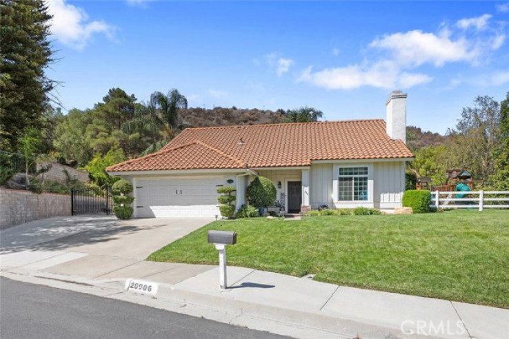 Residential Home in Bouquet Canyon