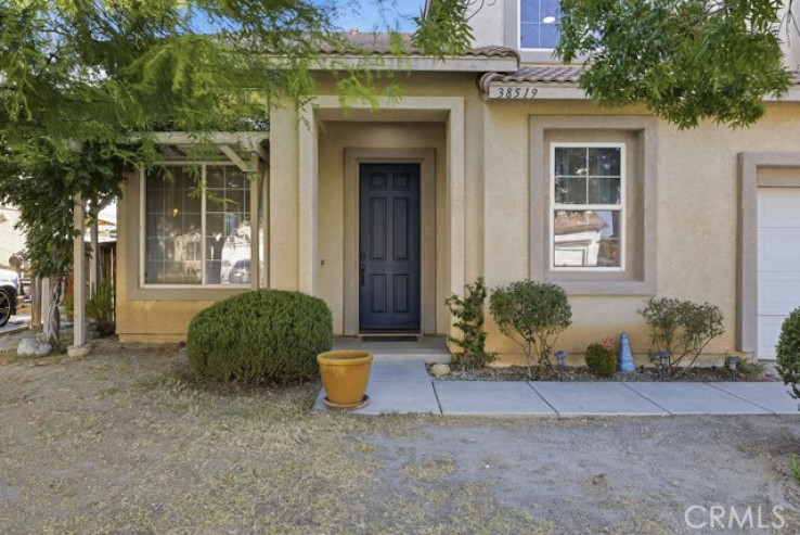 6 Bed Home for Sale in Palmdale, California